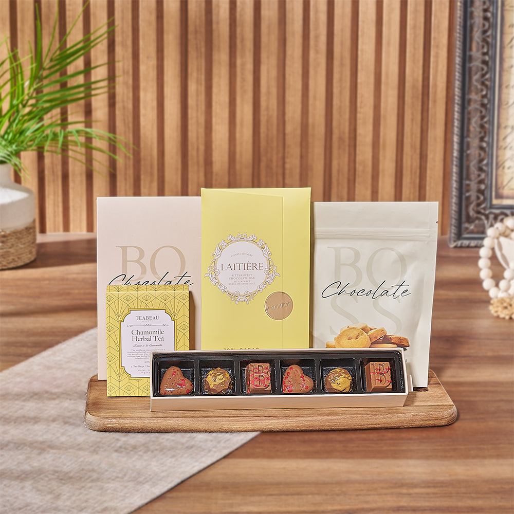 Acacia Wood Serving Board Chocolate Basket – how the gift is presented