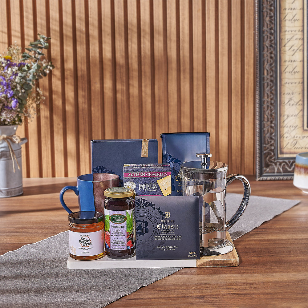 Coffee Chocolate and Accessories Basket – how the gift is presented