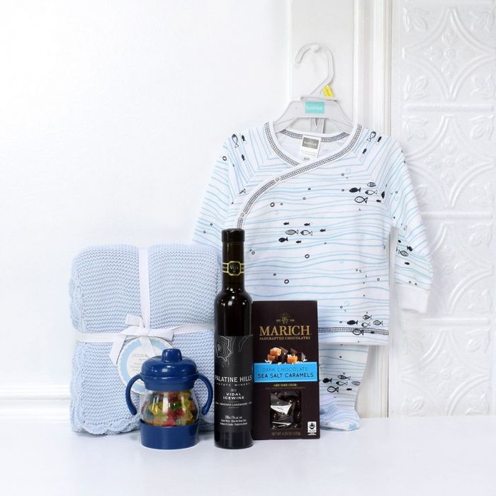 Marich Dark Chocolate and Wine Basket – how the gift is presented