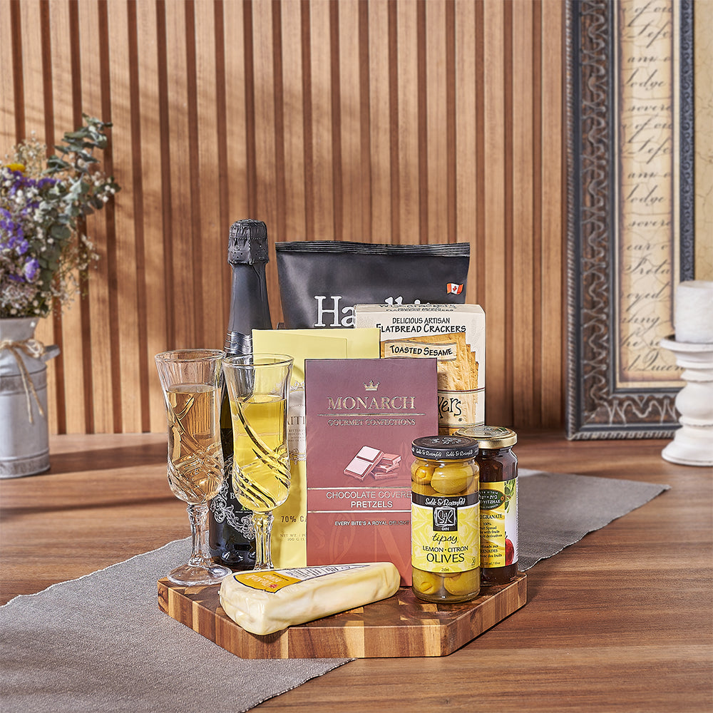Celebration Gift Basket with Kosher Sparkling Wine and Gourmet Treats – how the gift is presented