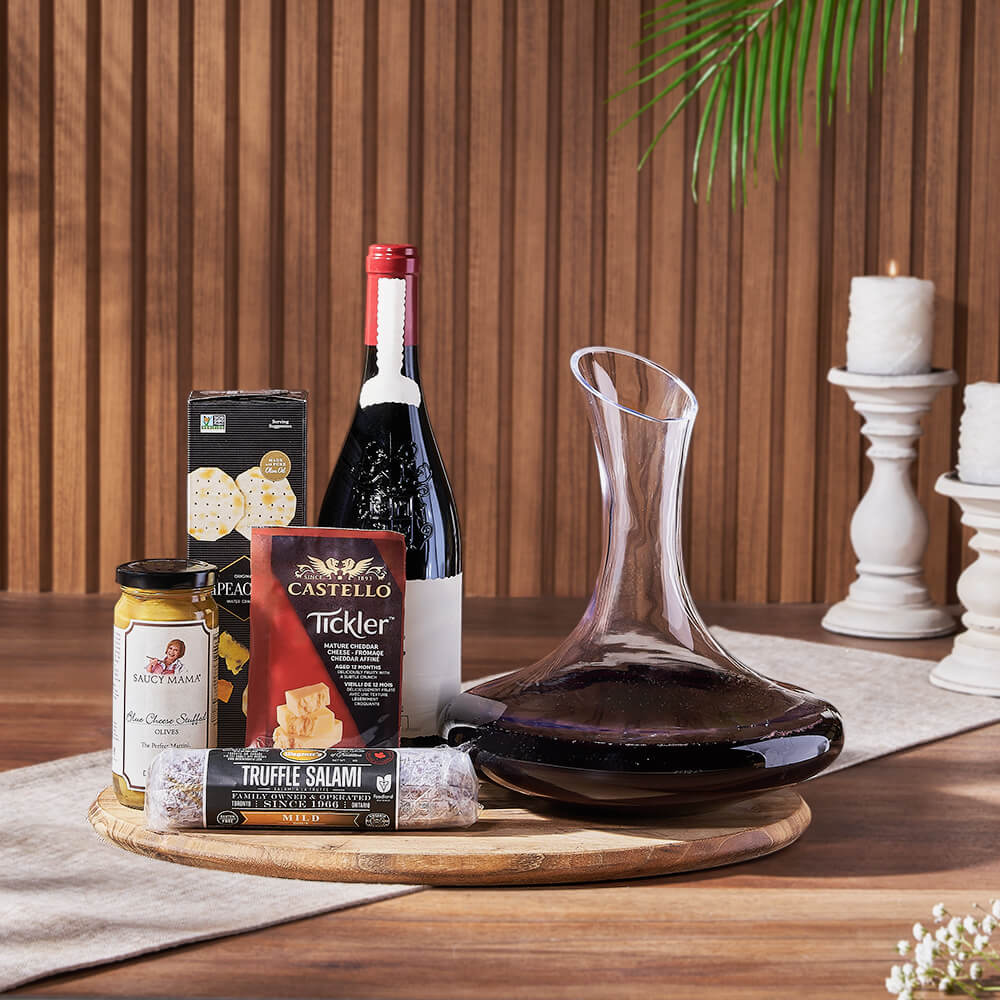 Wine Gift Basket with Teak Board – how the gift is presented