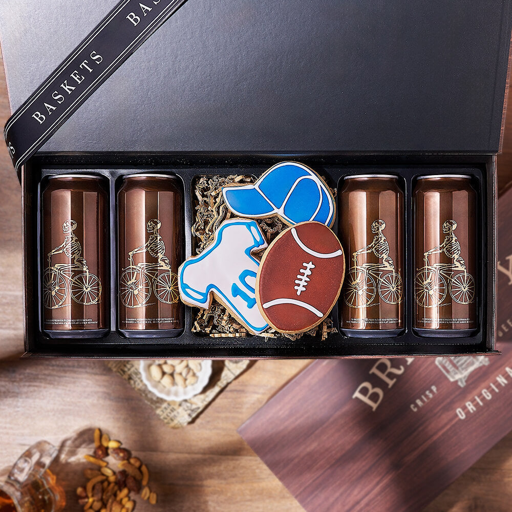 Craft Beer Basket with Football Cookies – how the gift is presented