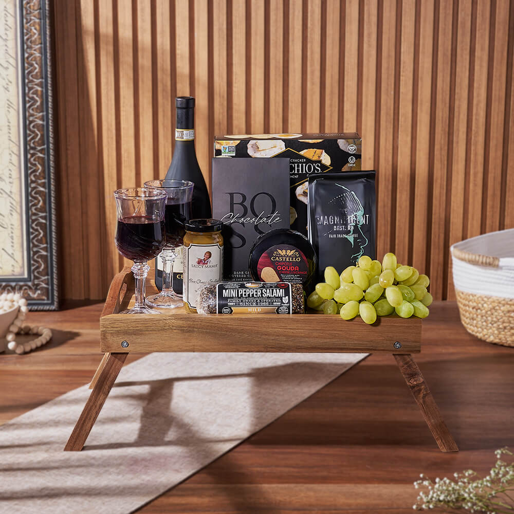 Guildwood Wine & Snack Basket, wine gift, wine, charcuterie gift, charcuterie, America delivery