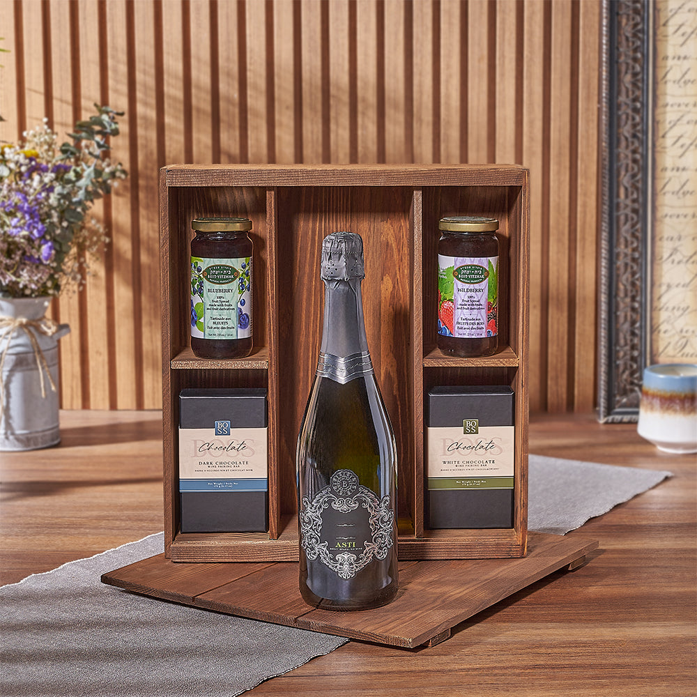 Kosher Champagne &amp; Sweet Gift Box, kosher gift, kosher, champagne gift, champagne, sparkling wine gift, sparkling chocolate gift, chocolate, America delivery