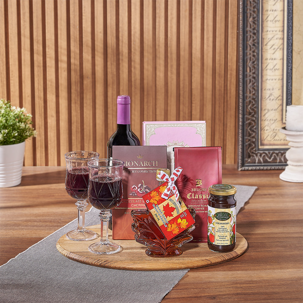 Kosher Wine Basket with Gourmet White Chocolate and Cutting Board – how the gift is presented