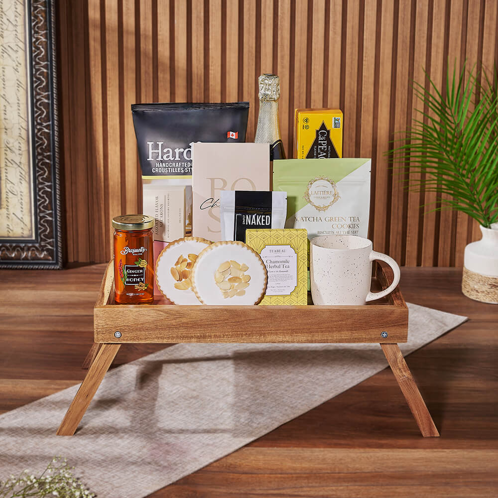 Gourmet Snack and Sparkling Wine Basket – how the gift is presented