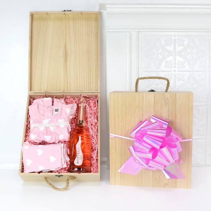 Pink Dress and Champagne Gift Crate – how the gift is presented