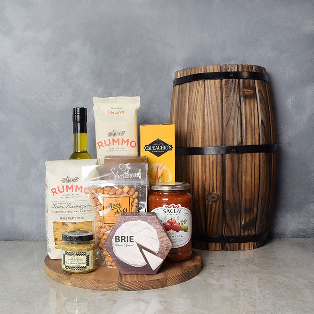 Puttanesca Pasta and Brie Cheese Basket – how the gift is presented