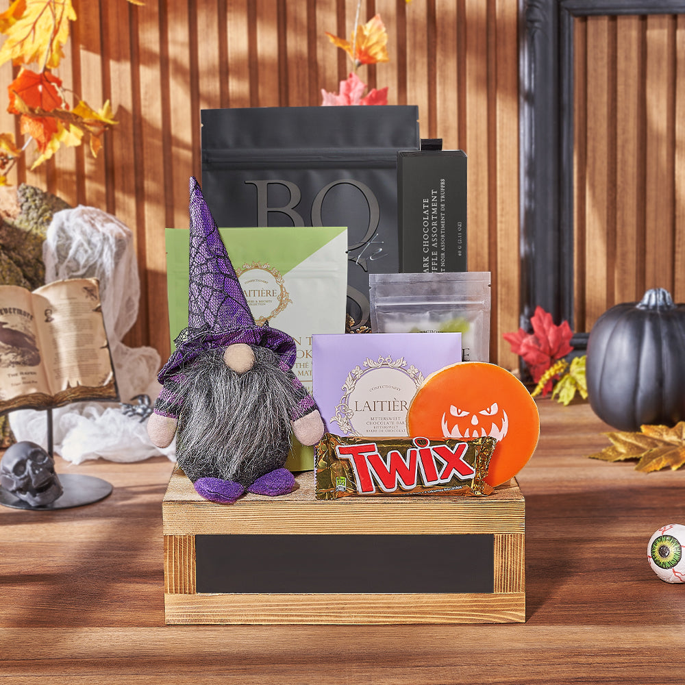Halloween Plush and Treats Basket – how the gift is presented