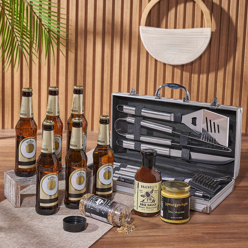 Beer Basket with Grill Utensils – how the gift is presented